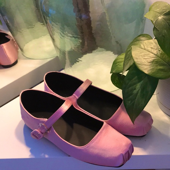 ✨SOLD✨ Satin Mary Jane ballet flats 🩰 - Picture 2 of 8